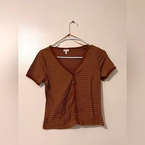 Selfie M Brown and White Button-Up Crop Crop